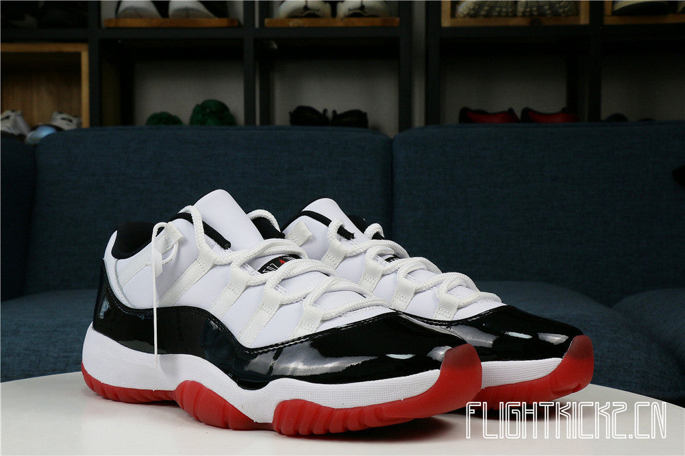 Air Jordan 11 Retro Low Concord Bred