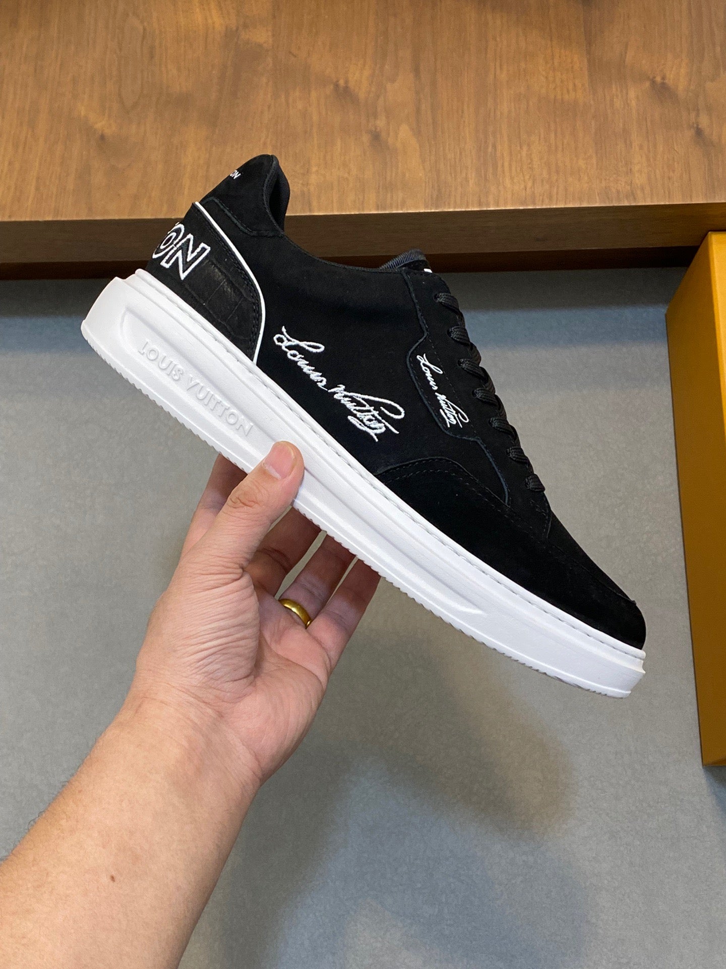 Louis Vuitton BVH7IZ9D