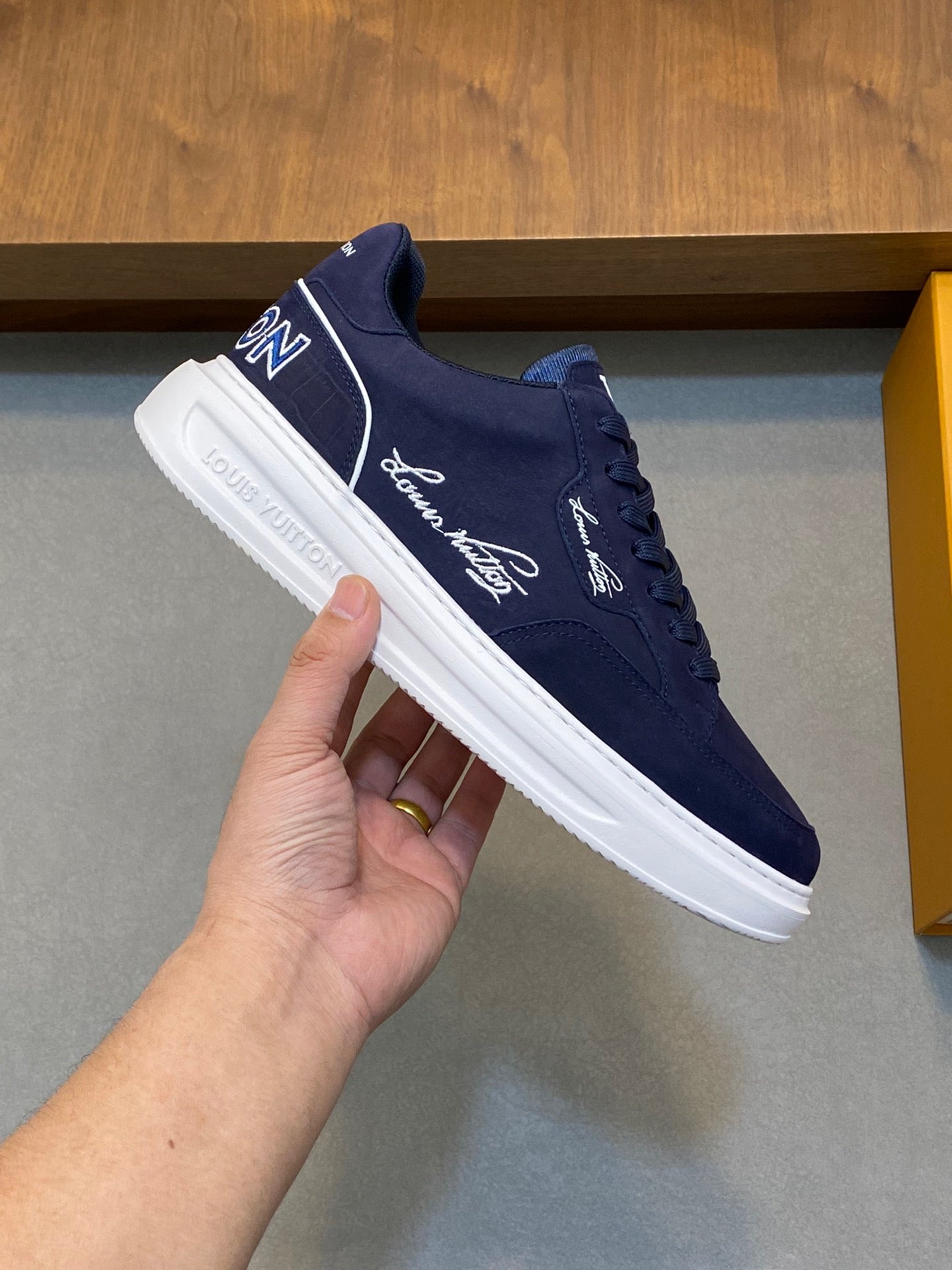 Louis Vuitton QYNDSZWK