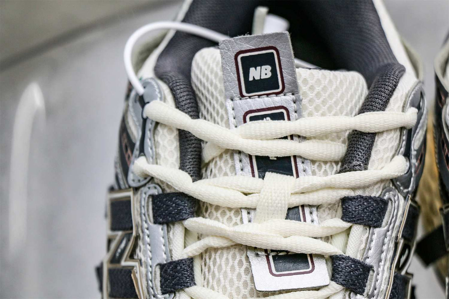 New Balance 1906A Silver Metalic Castlerock