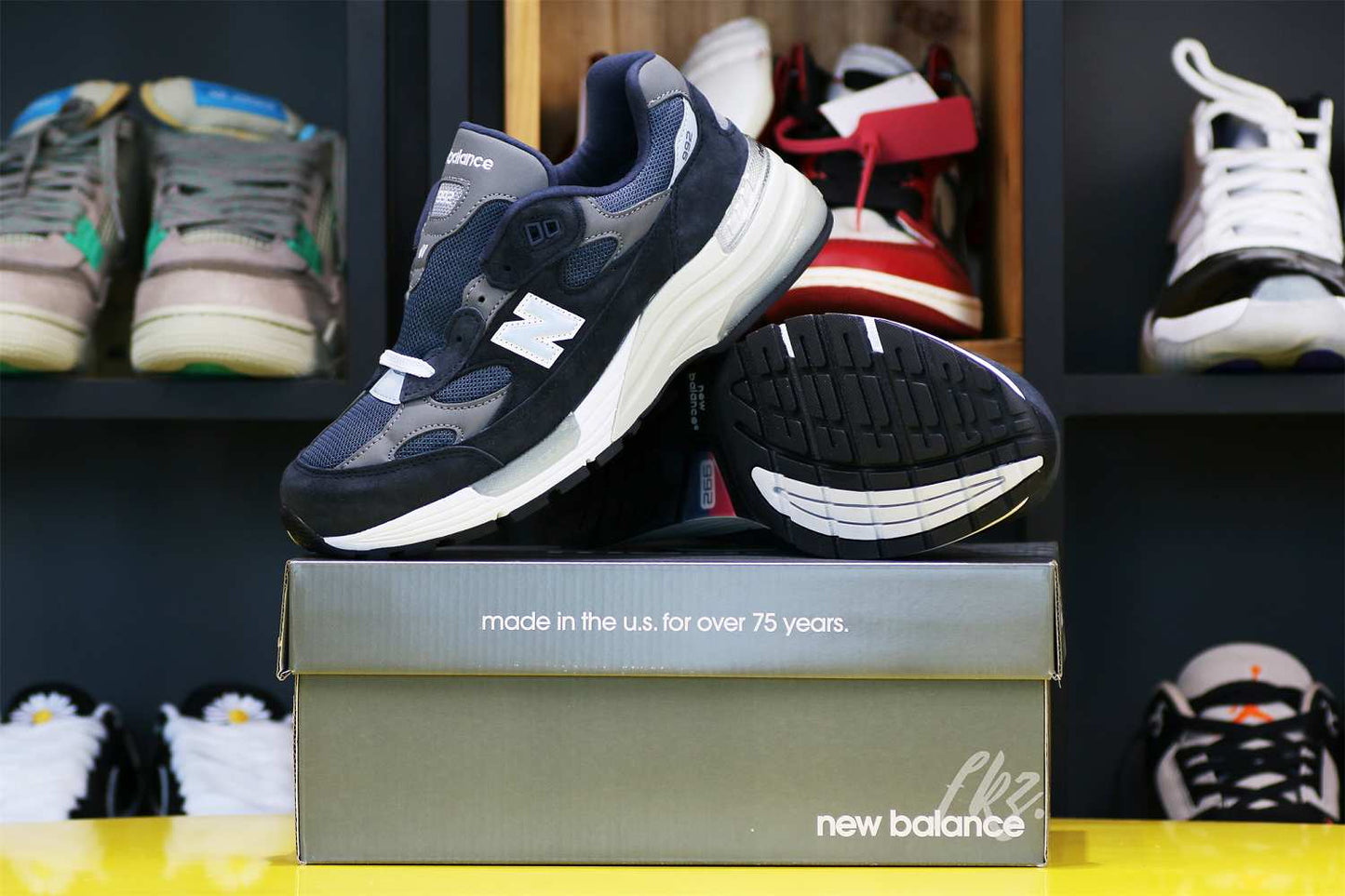 New Balance 992 Navy Grey