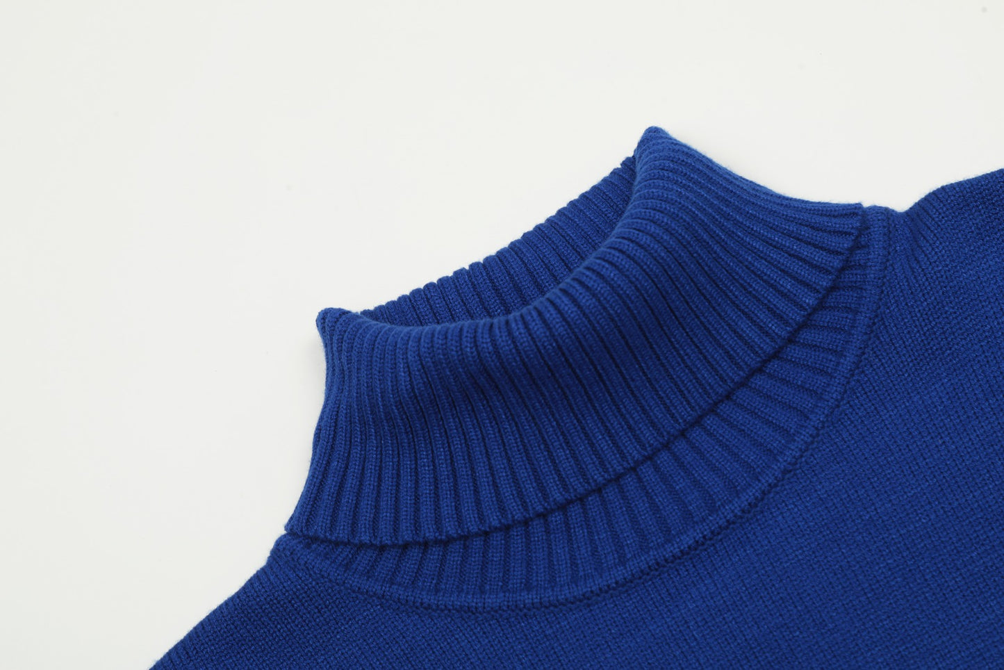Am1 2024SS classic blue jacquard big heart turtleneck sweater ONSMI35I