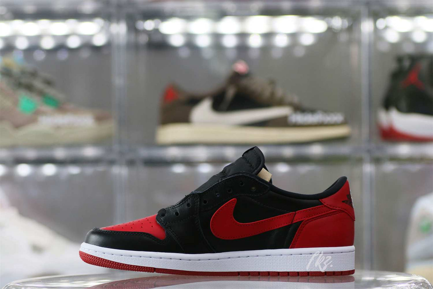 Air Jordan 1 Retro Low Bred 2015