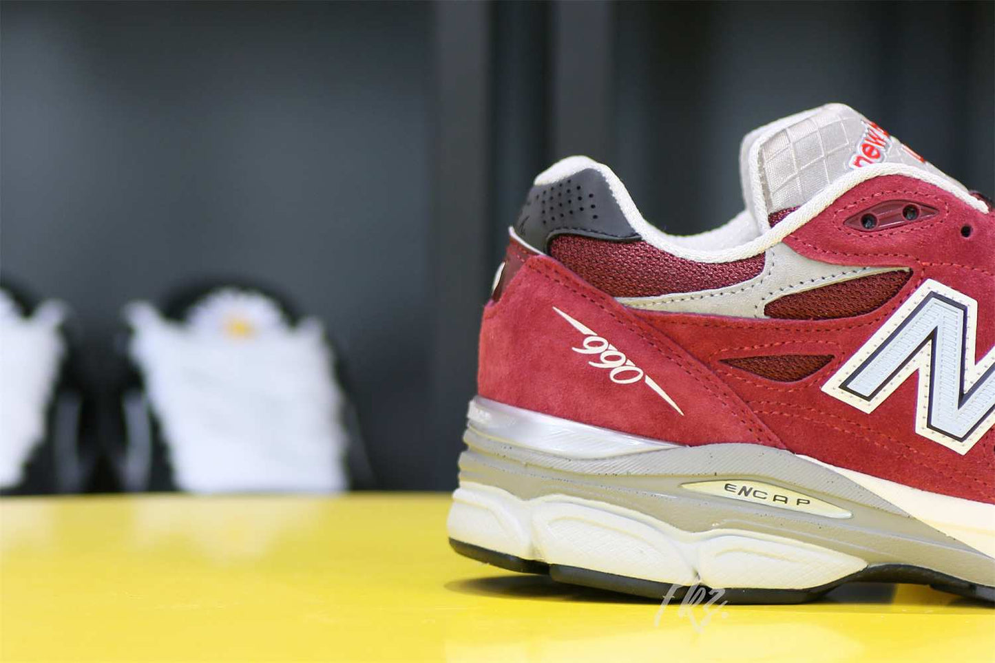 NEW BALANCE 990V3 Red