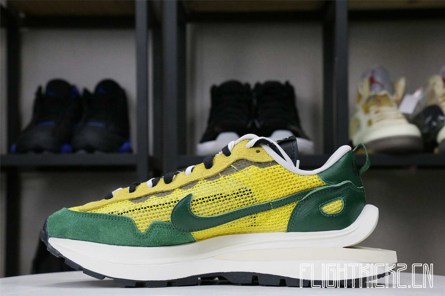 Nike Vaporwaffle sacai Tour Yellow Stadium Green (LN5 A1)