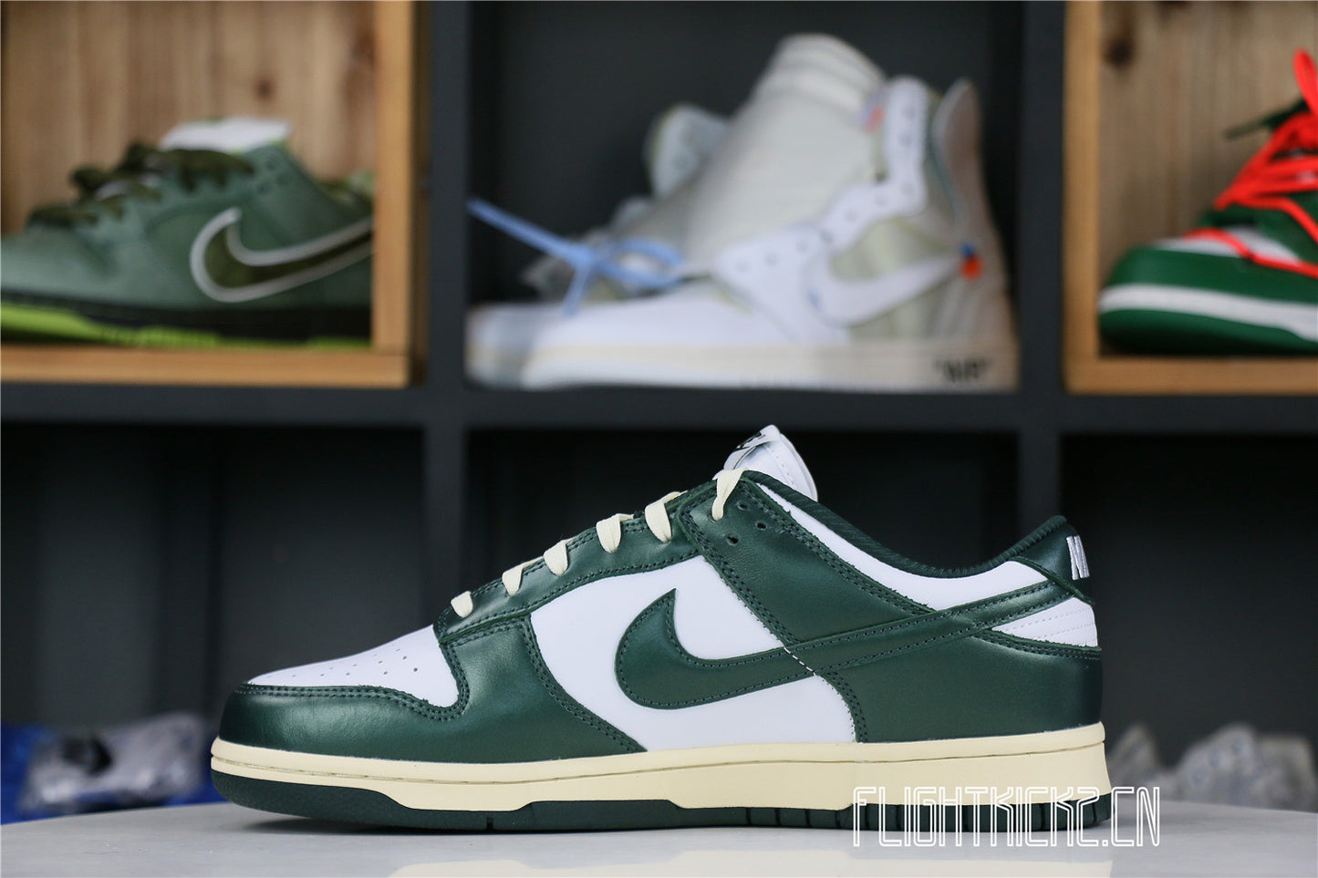 Nike Dunk Low Vintage Green (W)(LN5 A1 Batch)