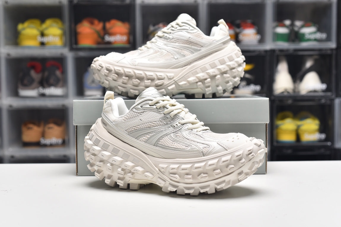 Balenciag* Defender Beige