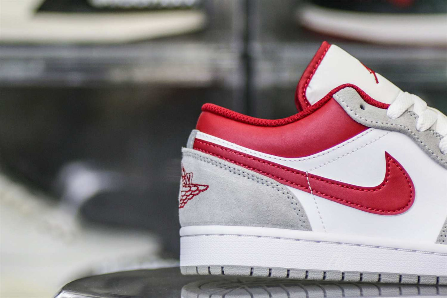 Air Jordan 1 Low SE Light Smoke Grey Gym Red