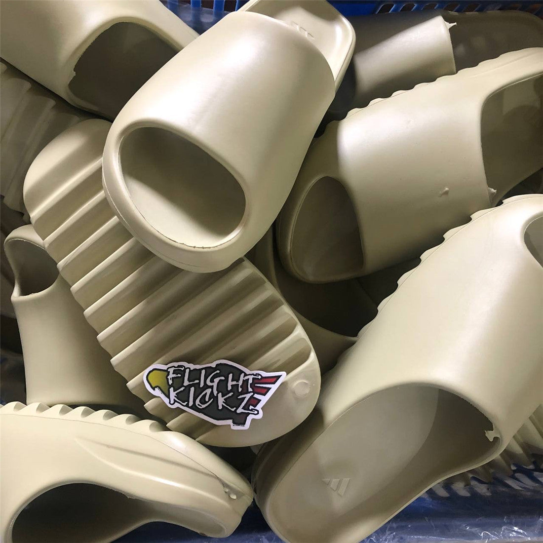 Yeezy Slides Desert Sand 2019FW6344 A1 Batch