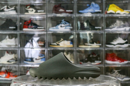 Yeezy Slides Dark Onyx ID5103A1 Batch