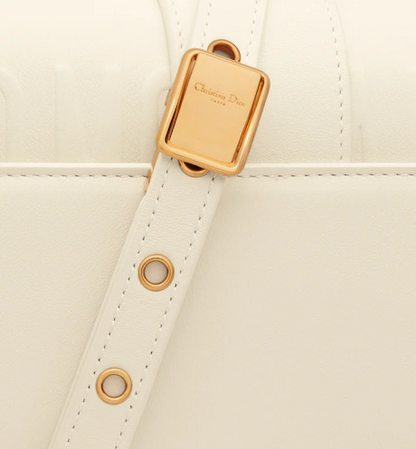 30 MONTAIGNE BAG WITH CHAIN Latte Calfskin