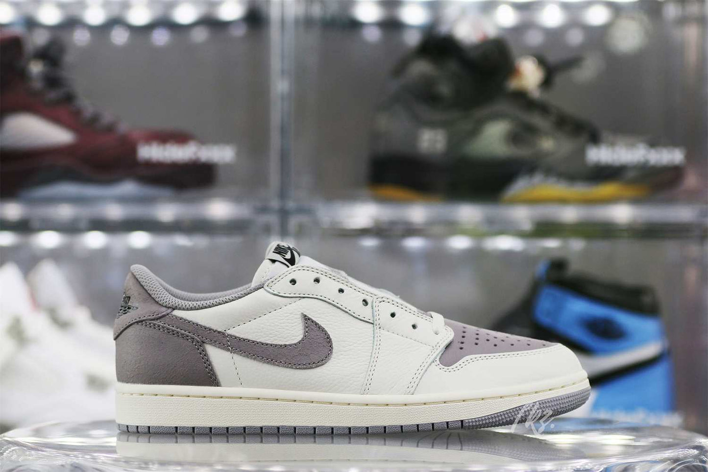 Air Jordan 1 Low OG Atmosphere Grey 2023