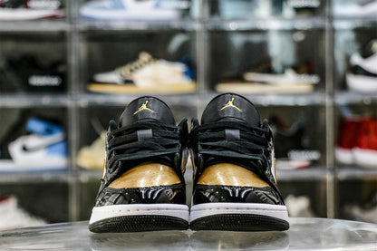 Air Jordan 1 Low SE Gold Toe