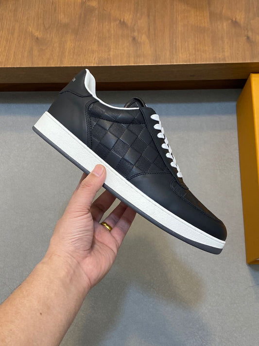 Louis Vuitton IMK3A44J