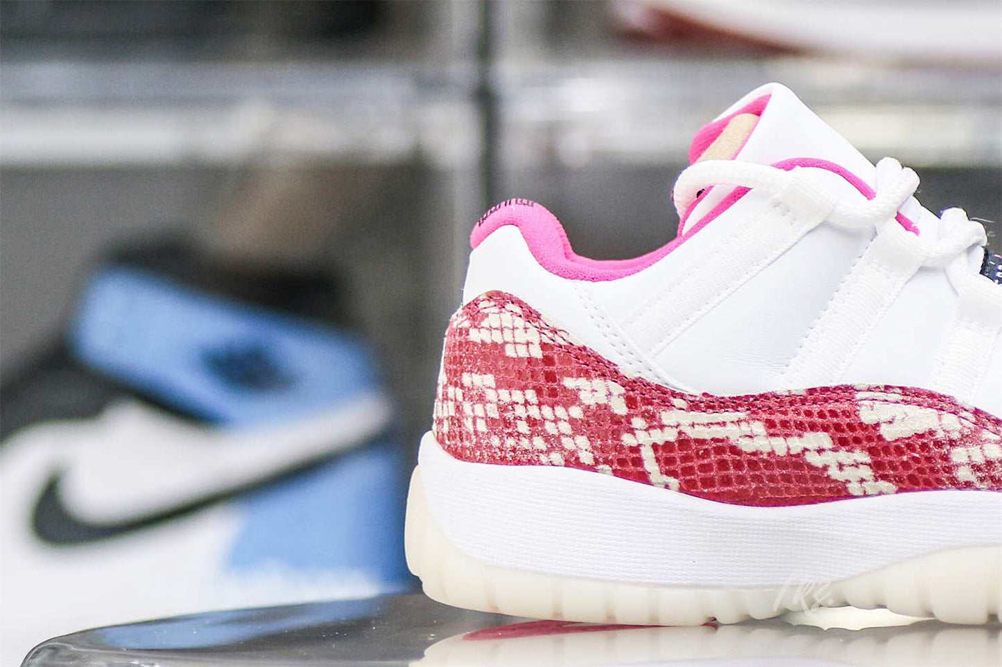Air Jordan 11 Retro Low Pink Snakeskin (2019) (Womens)