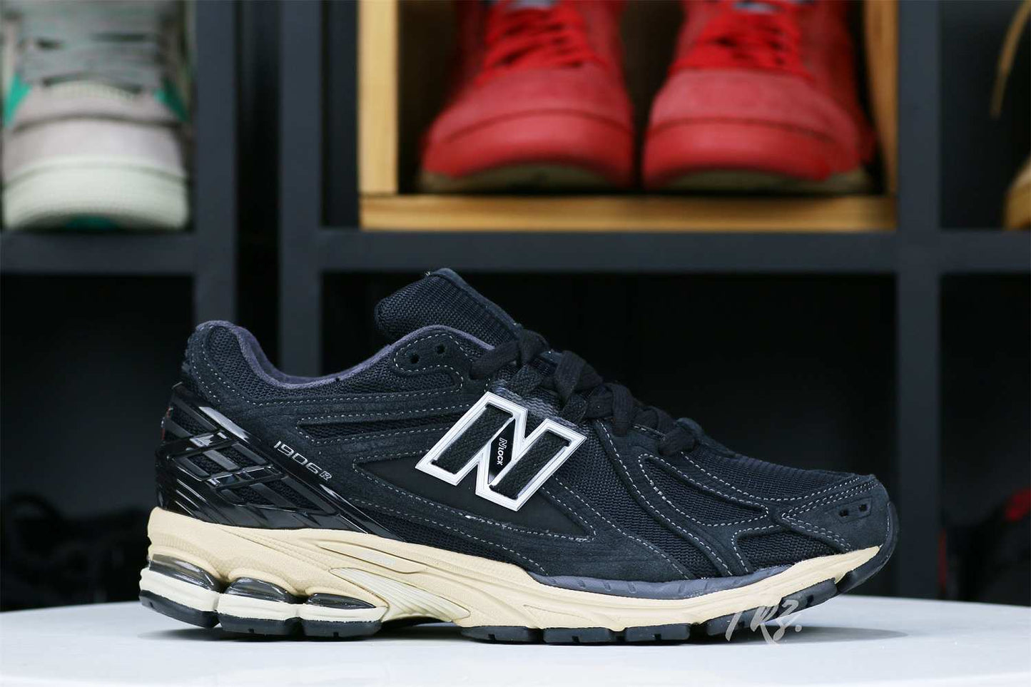 New Balance 1906R Black Black Taupe