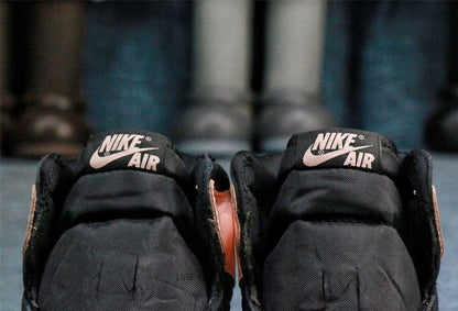 Jordan 1 Retro High Black Crimson Tint