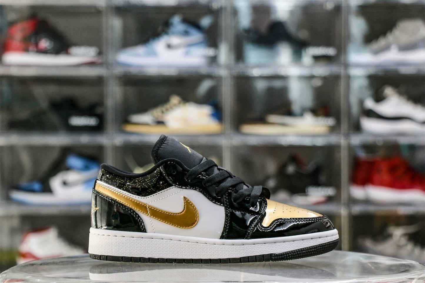 Air Jordan 1 Low SE Gold Toe