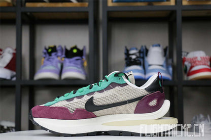 Nike Vaporwaffle sacai Villain Red Neptune Green (LN5 A1)