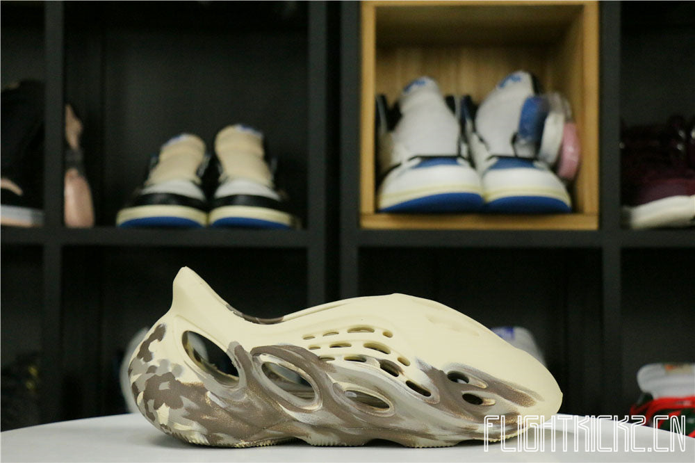 Yeezy Foam RNNR MX Cream Clay (GX8774 (LN5 A1 Batch)