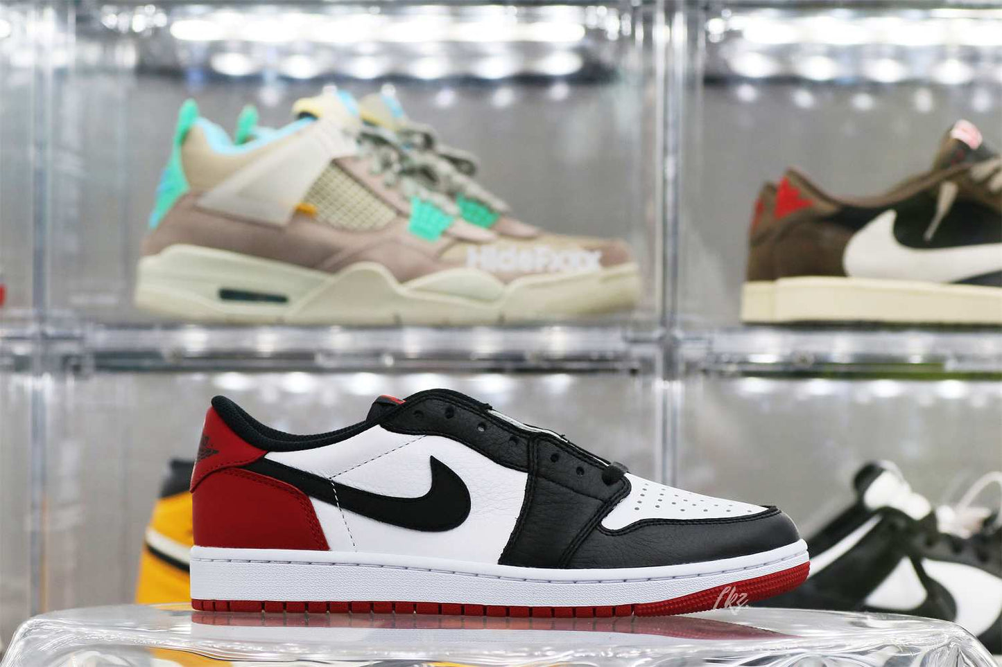 Air Jordan 1 Low OG Black Toe 2023