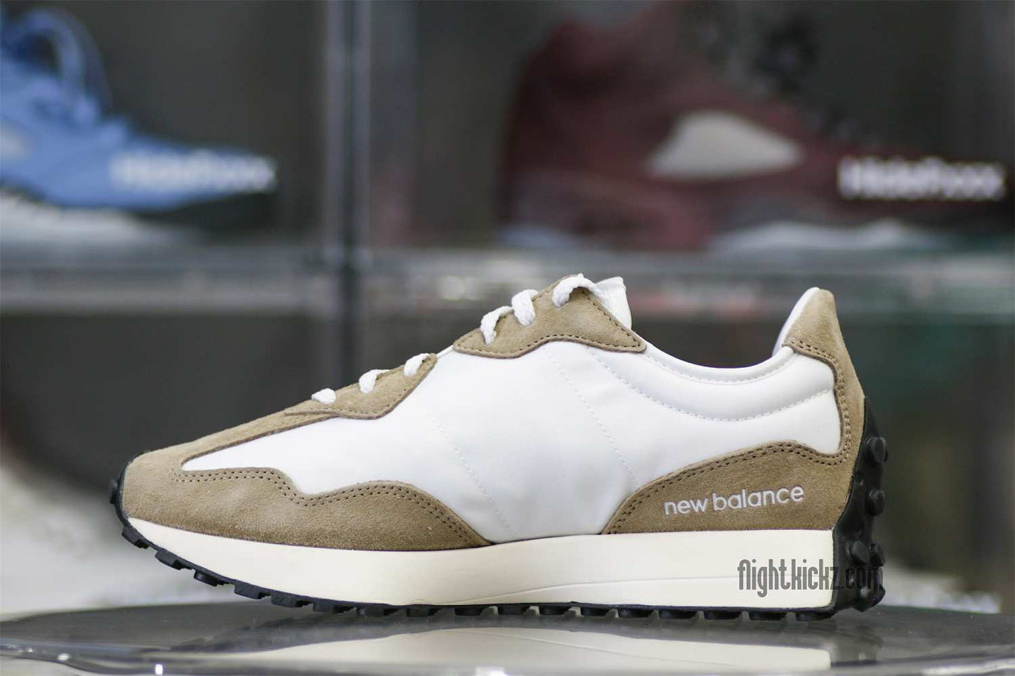 New Balance 327 Mushroom