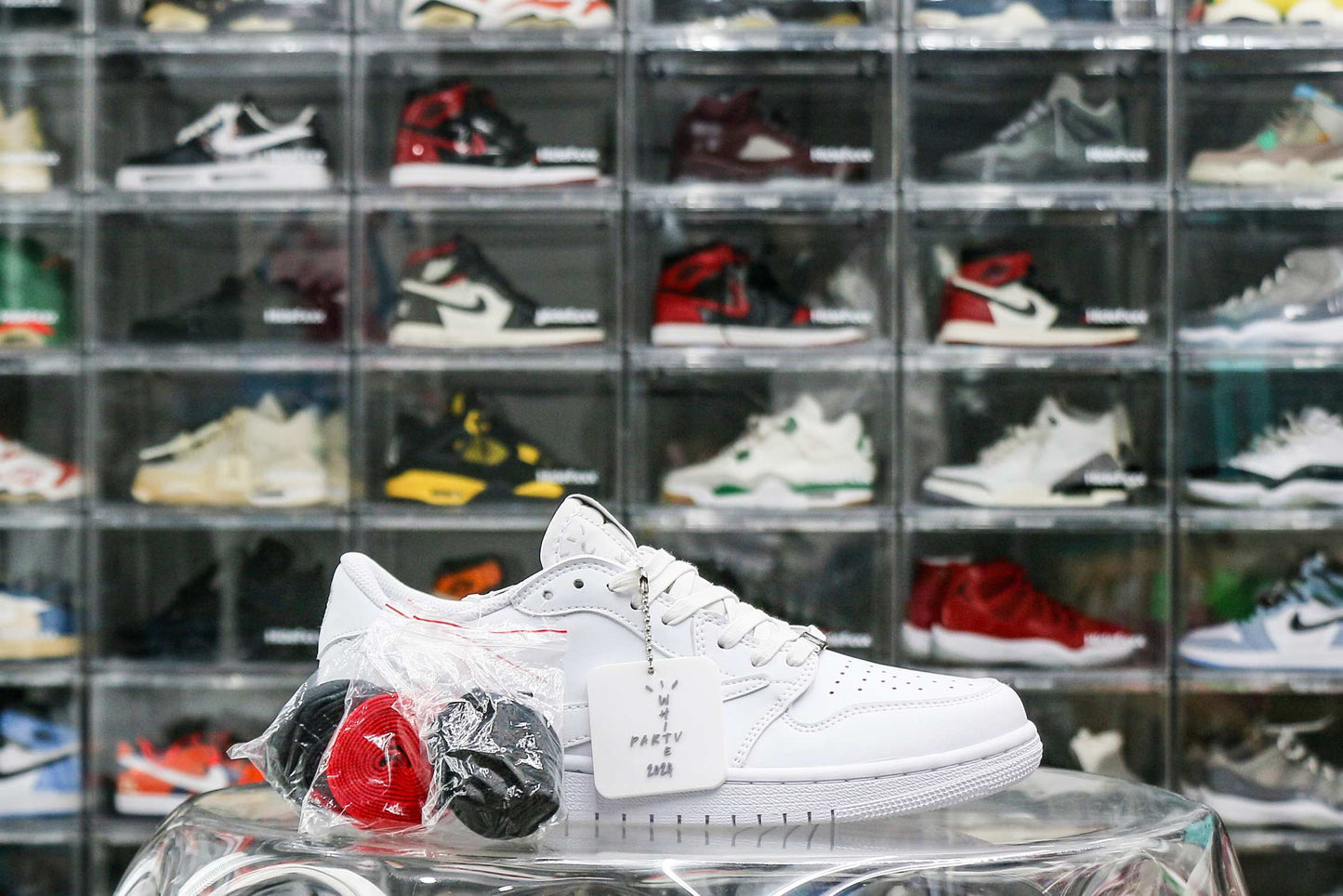 Travis Scott x Air Jordan 1 Retro Low OG SP Michael Rubin White Party (Friends and Family)