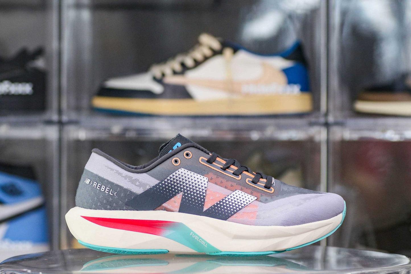 New Balance FuelCell Rebel v4 Grey / Pink / White