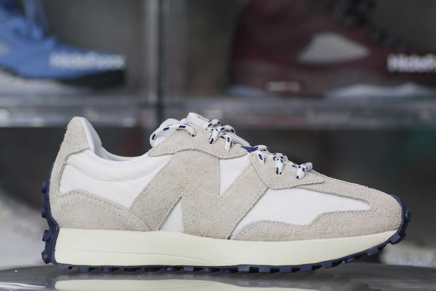 New Balance 327 Moonbeam