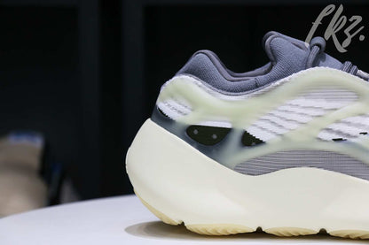 Yeezy 700 V3  Fade Salt  2022