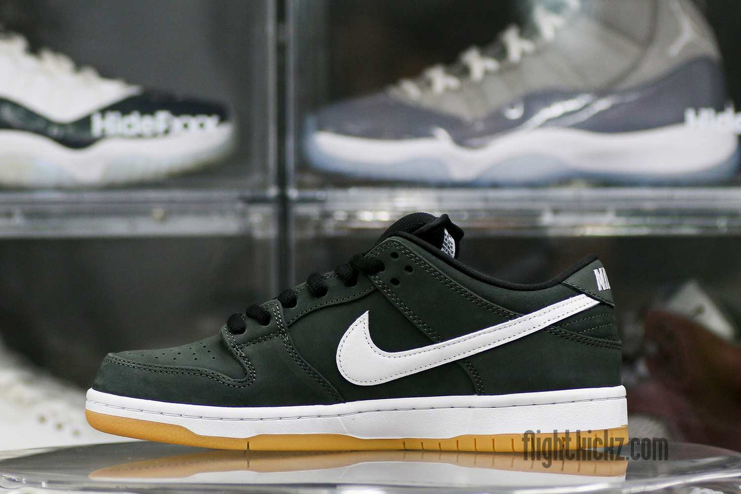 Nike Dunk SB Black Gum 2023