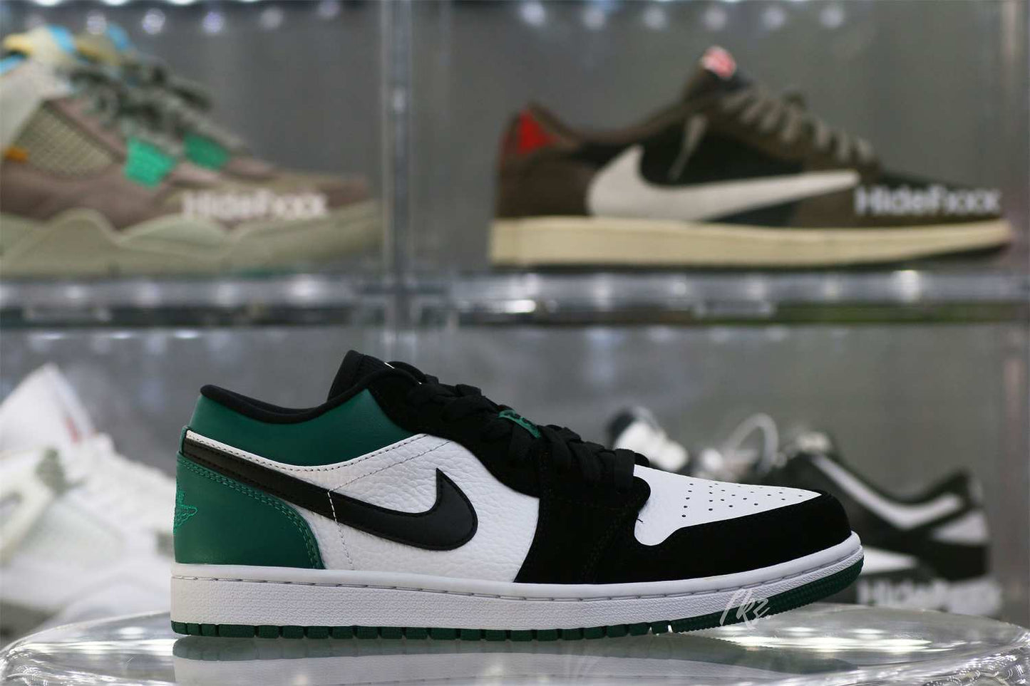 Air Jordan 1 Low Mystic Green 2019