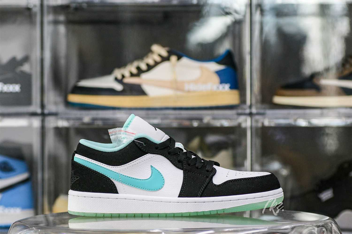 Jordan 1 Low Island Green