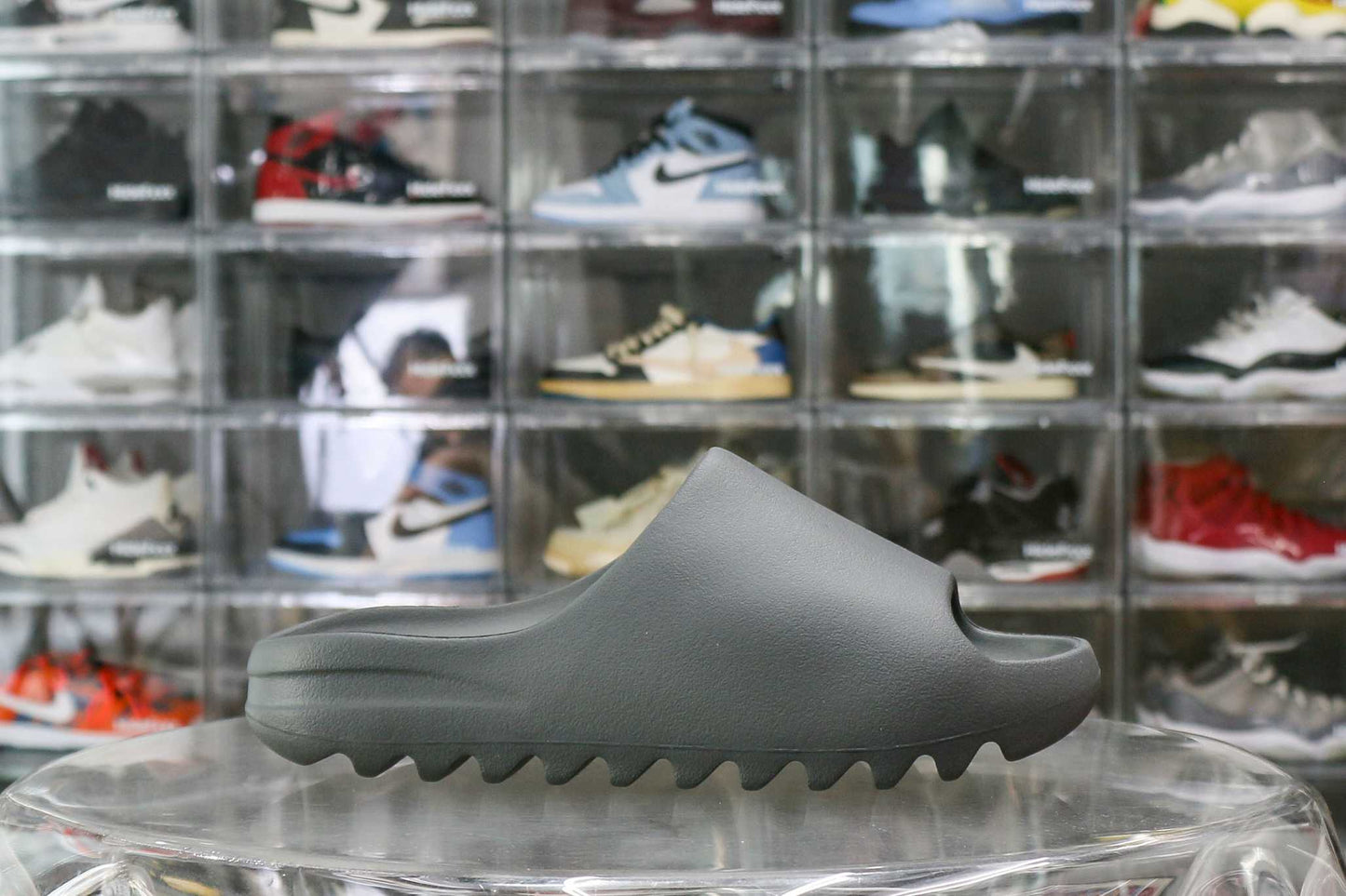 Yeezy Slides Slate Grey 2023 ID2350A1 Batch