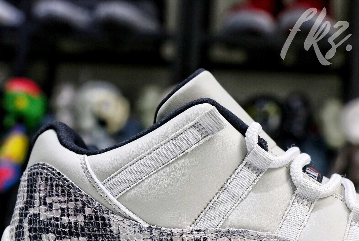 Air Jordan 11 Retro Low Snakeskin Light Bone