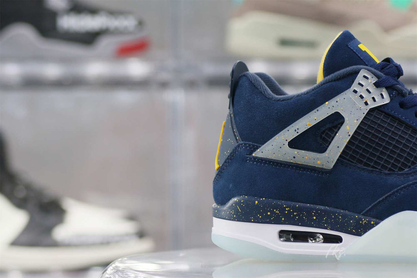 Air Jordan 4 Retro Michigan (PE)