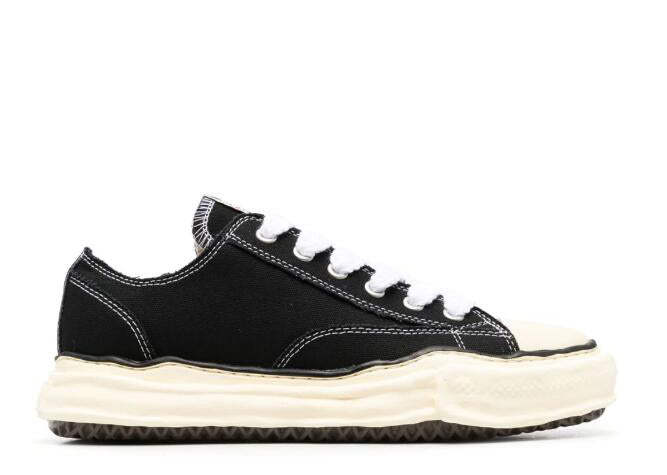 MaisOn Margiel@ Yasuhir0 Logo-patch Lace-up Sneakers