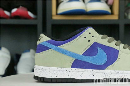 Nike Dunk Low SB ACG Celadon
