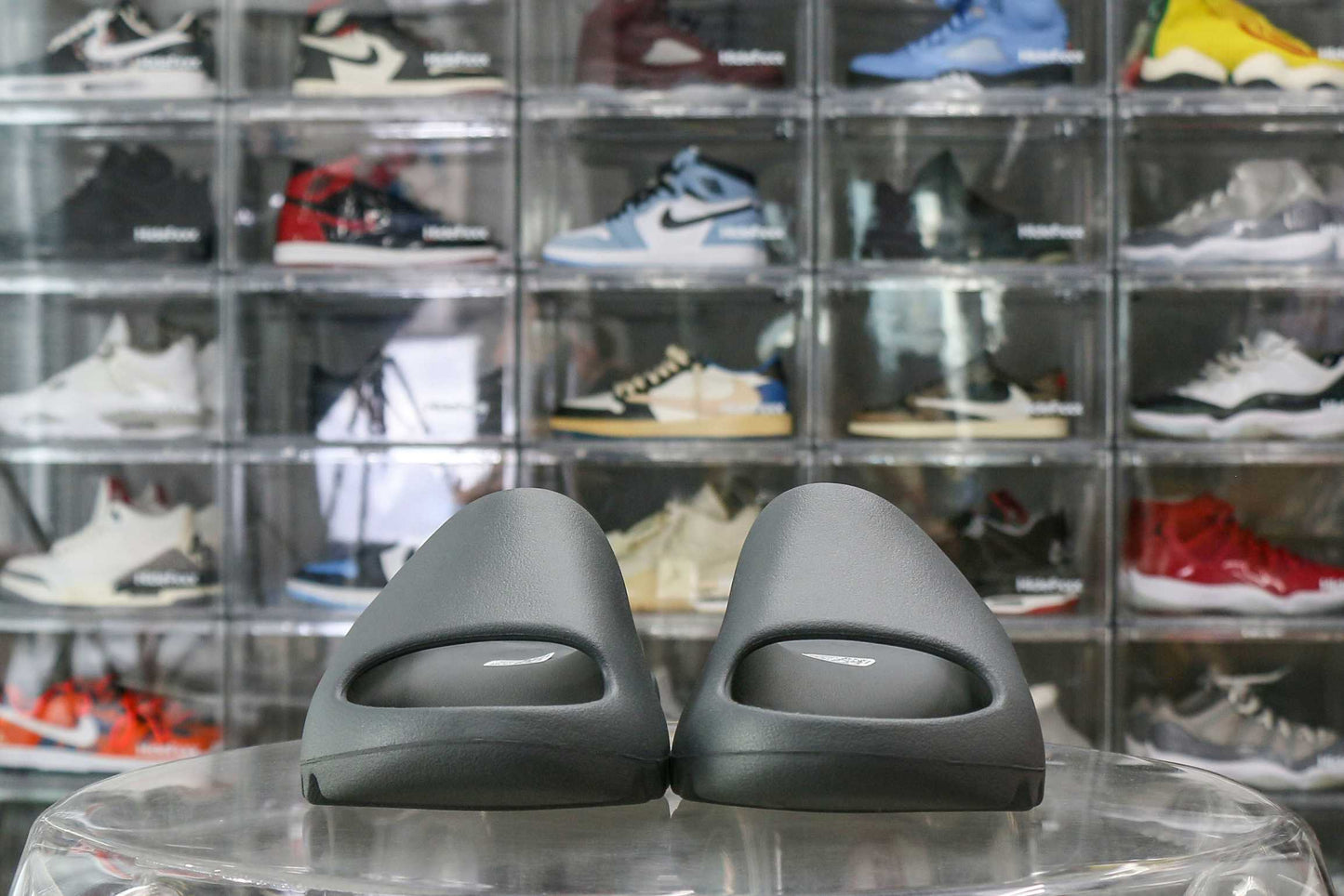 Yeezy Slides Slate Grey 2023 ID2350A1 Batch