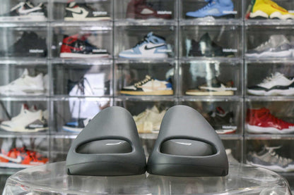 Yeezy Slides Slate Grey 2023 ID2350A1 Batch