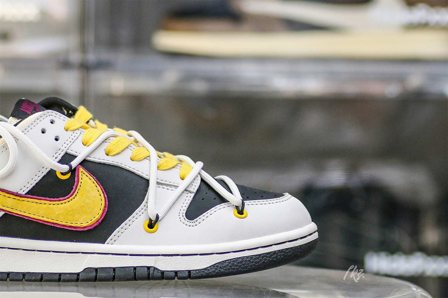 Otomo Katsuhiro x Nike Dunk One Piece Luffy White Yellow