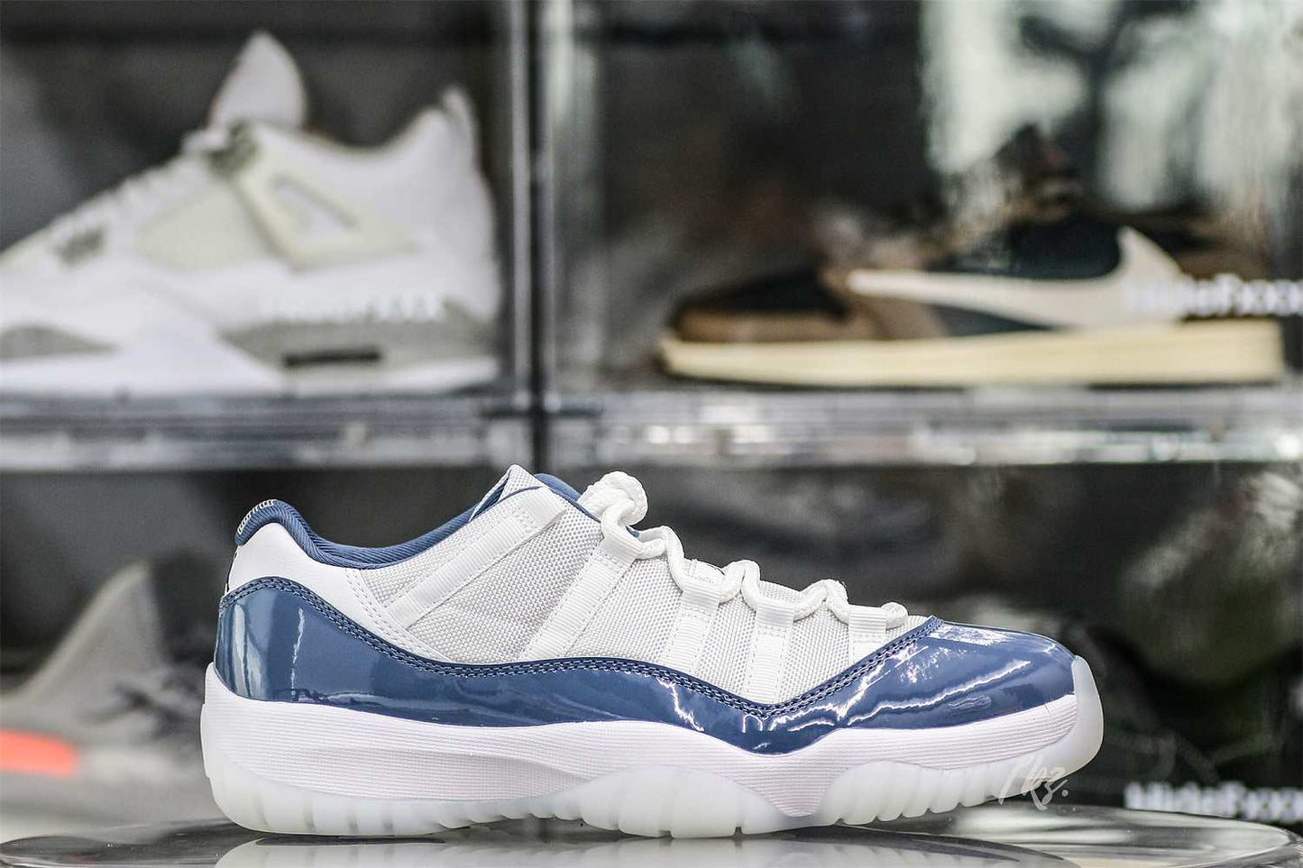 Air Jordan 11 Retro Low Midnight Navy (2024)