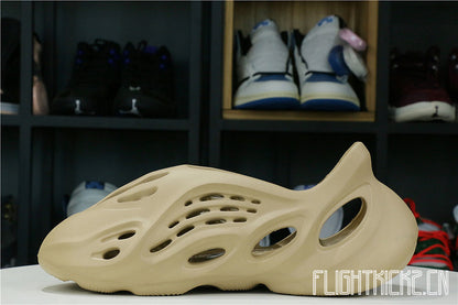 Yeezy Foam RNNR Ochre (GW3354 (LN5 A1 Batch)