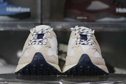 New Balance 327 Moonbeam