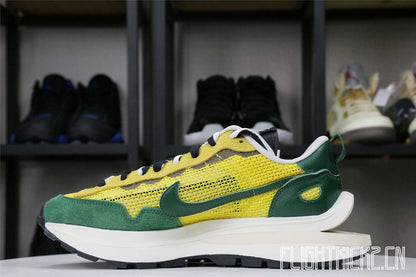 Nike Vaporwaffle sacai Tour Yellow Stadium Green (LN5 A1)