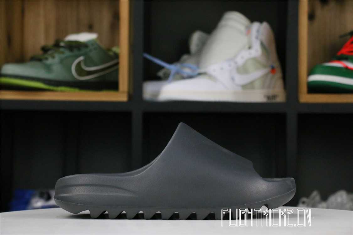 Adidas Yeezy Slide Onyx HQ6448A1 Batch