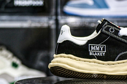 MaisOn Margiel@ Yasuhir0 gum-rubber sole black sneakers