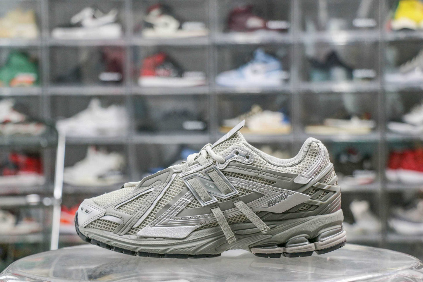 New Balance 1906A Concrete Silver Metallic