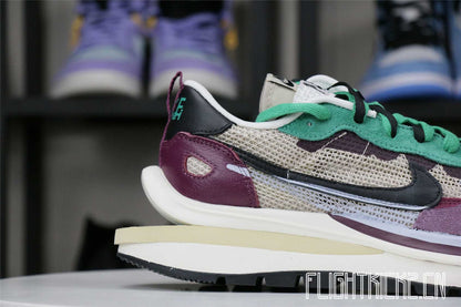 Nike Vaporwaffle sacai Villain Red Neptune Green (LN5 A1)