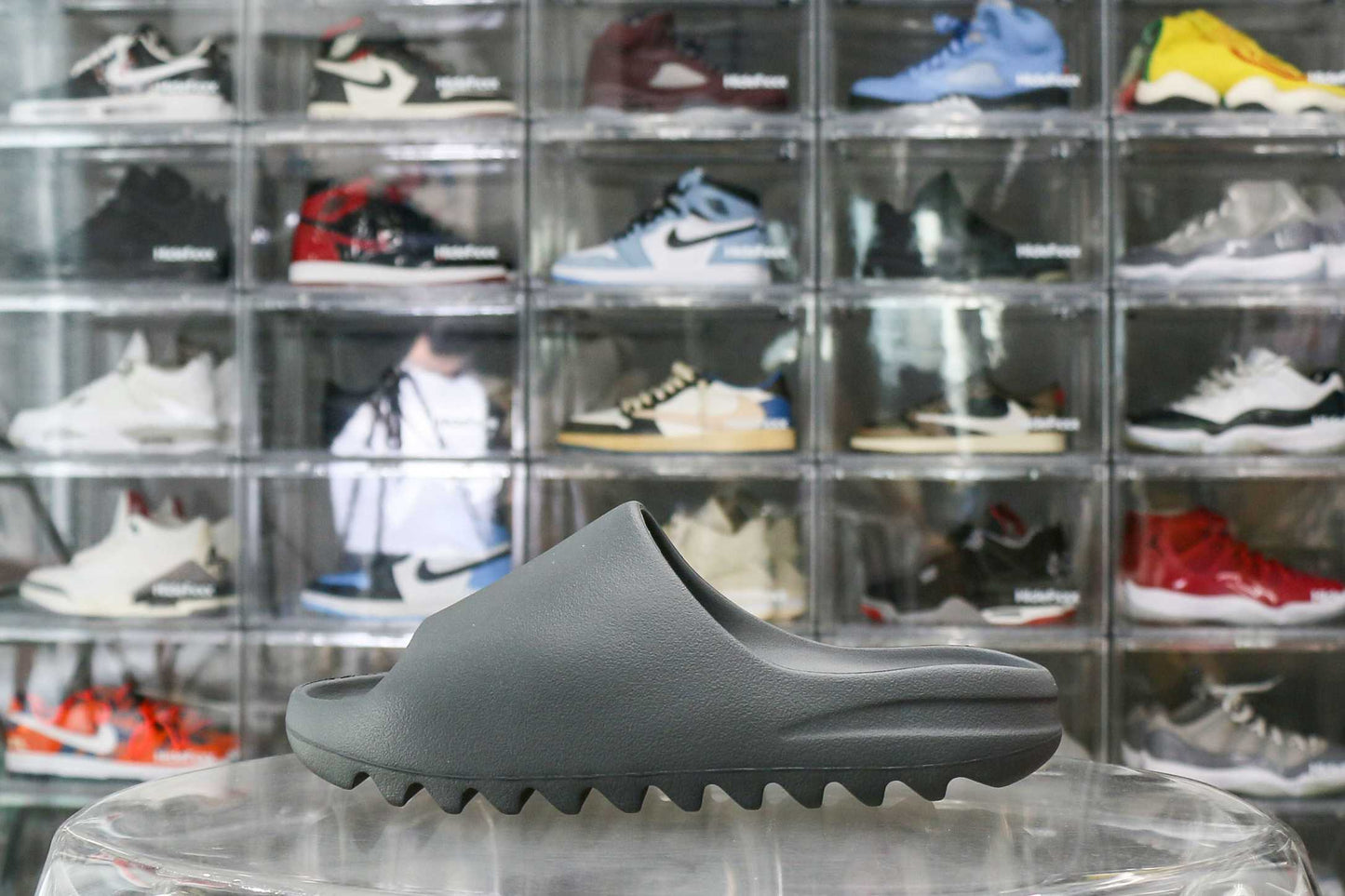 Yeezy Slides Slate Grey 2023 ID2350A1 Batch